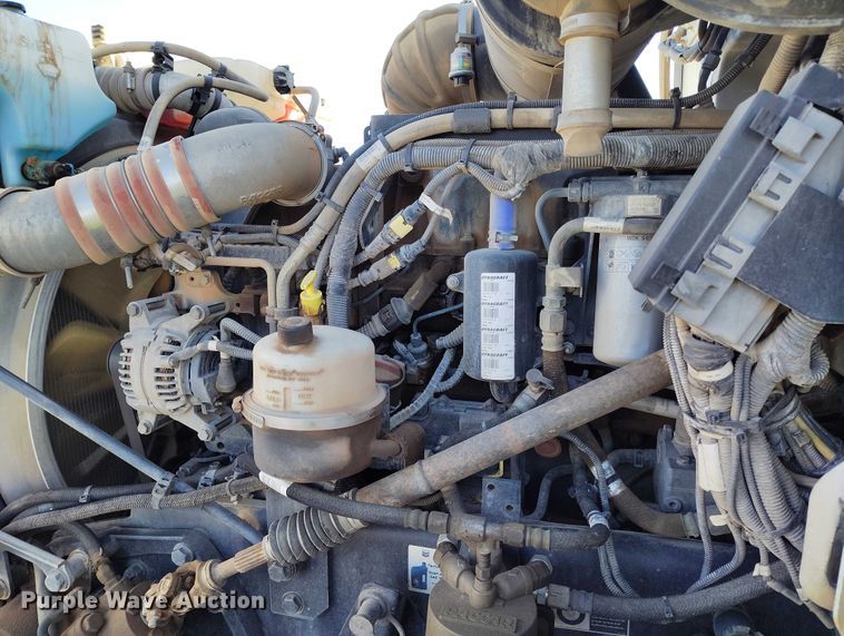 image for item YA0980 2011 Peterbilt 365 crane truck