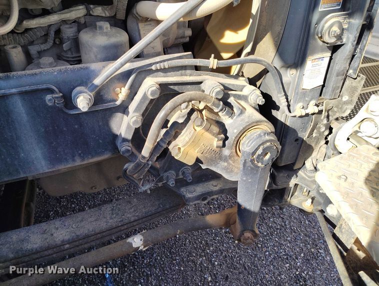 image for item YA0980 2011 Peterbilt 365 crane truck