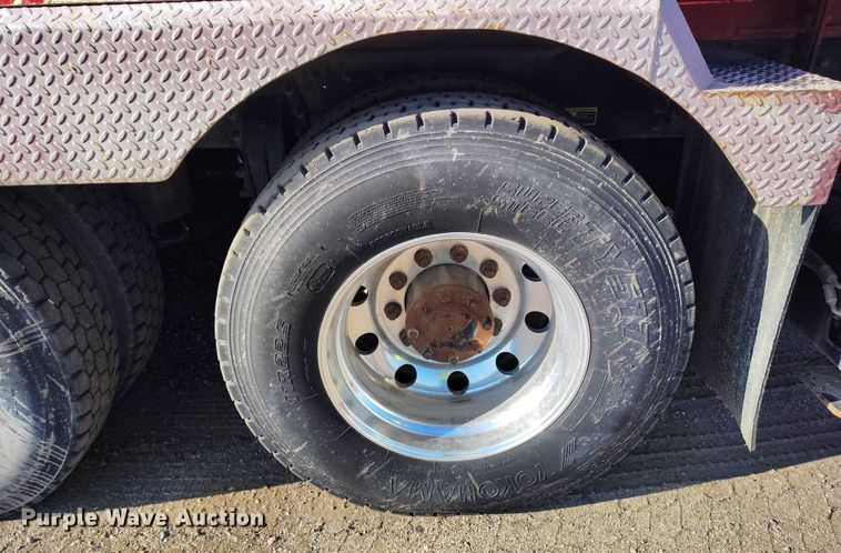 image for item YA0980 2011 Peterbilt 365 crane truck