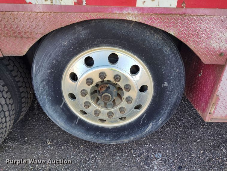 image for item YA0980 2011 Peterbilt 365 crane truck