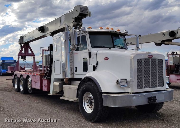 image for item YA0981 2013 Peterbilt  365 crane truck