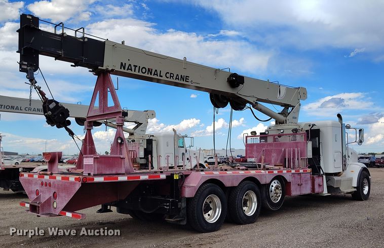 image for item YA0981 2013 Peterbilt  365 crane truck