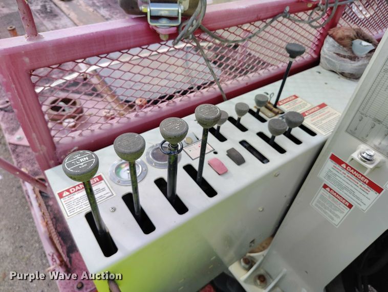 image for item YA0981 2013 Peterbilt  365 crane truck