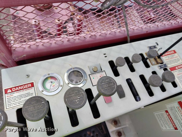 image for item YA0981 2013 Peterbilt  365 crane truck