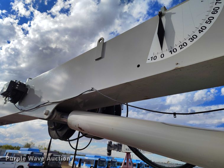 image for item YA0981 2013 Peterbilt  365 crane truck