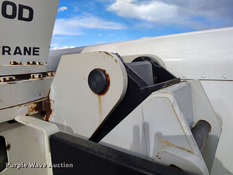 image for item YA0981 2013 Peterbilt  365 crane truck