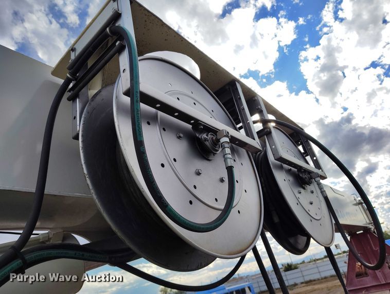 image for item YA0981 2013 Peterbilt  365 crane truck