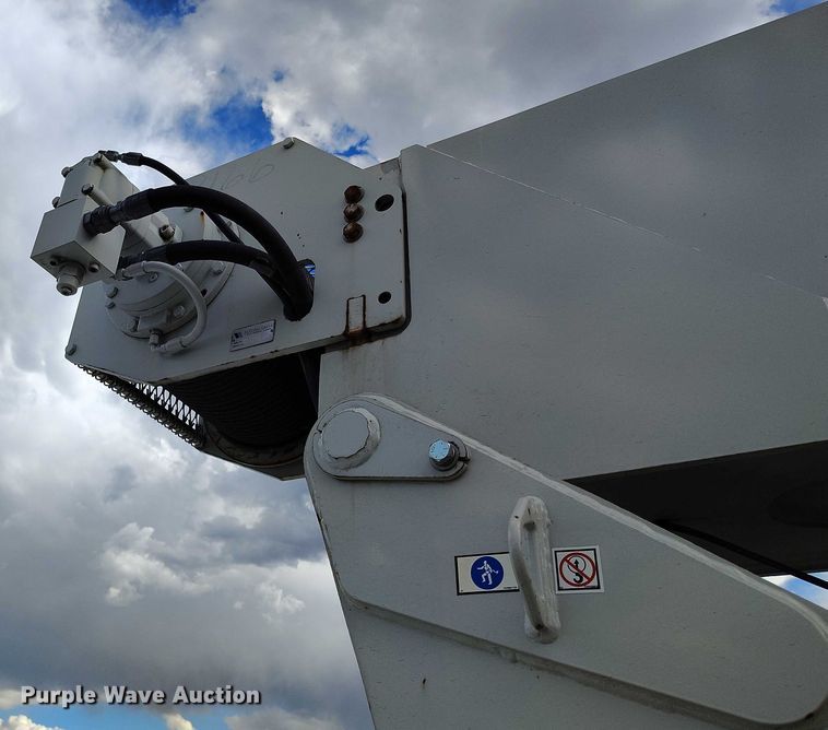 image for item YA0981 2013 Peterbilt  365 crane truck