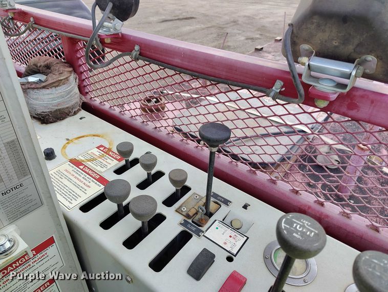 image for item YA0981 2013 Peterbilt  365 crane truck