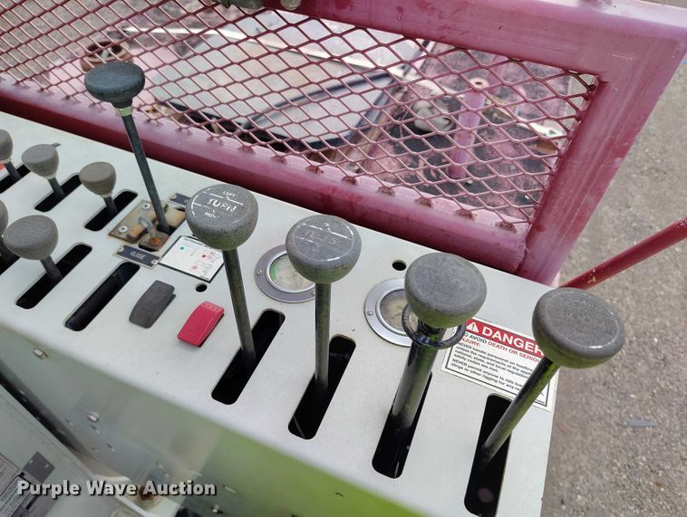 image for item YA0981 2013 Peterbilt  365 crane truck