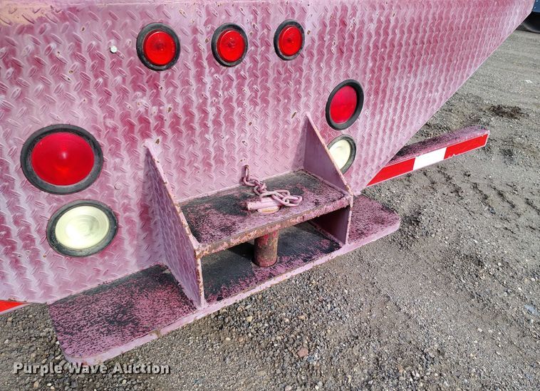 image for item YA0981 2013 Peterbilt  365 crane truck