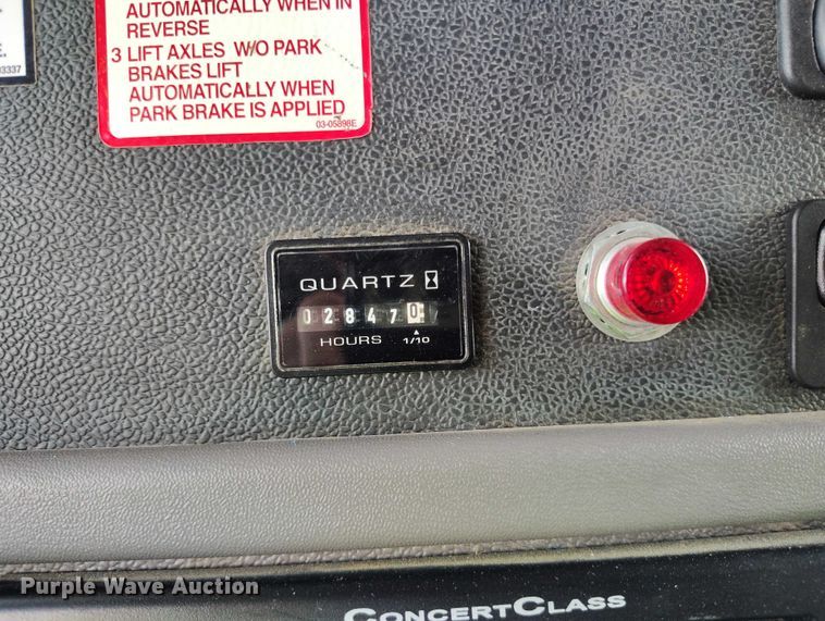 image for item YA0981 2013 Peterbilt  365 crane truck