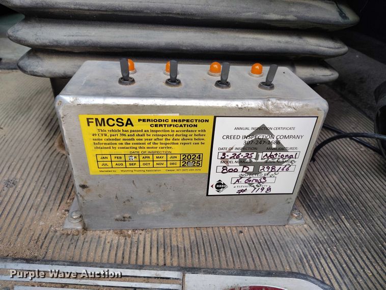 image for item YA0981 2013 Peterbilt  365 crane truck