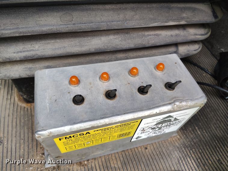 image for item YA0981 2013 Peterbilt  365 crane truck