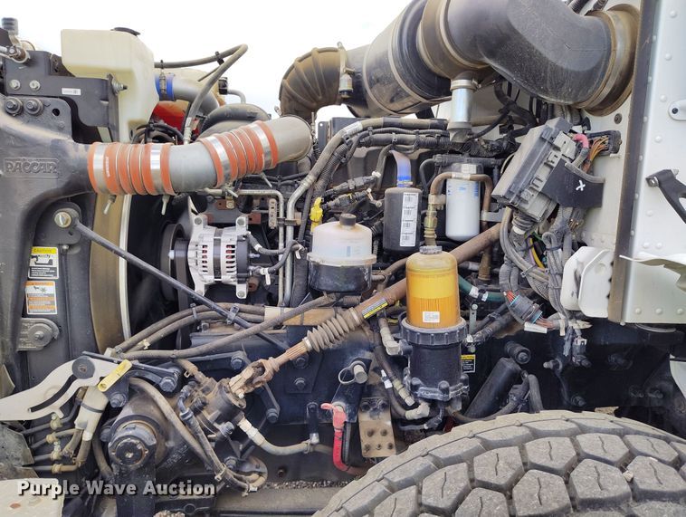 image for item YA0981 2013 Peterbilt  365 crane truck