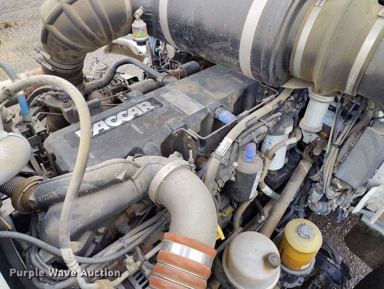 image for item YA0981 2013 Peterbilt  365 crane truck