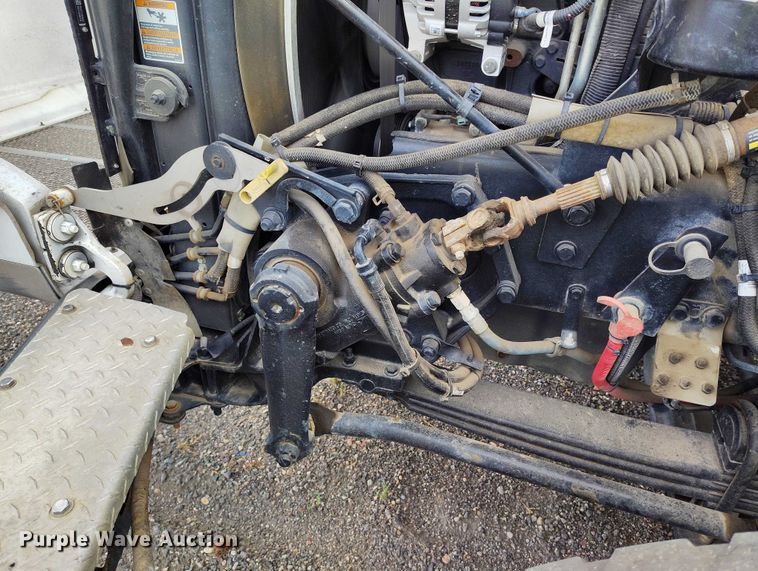 image for item YA0981 2013 Peterbilt  365 crane truck