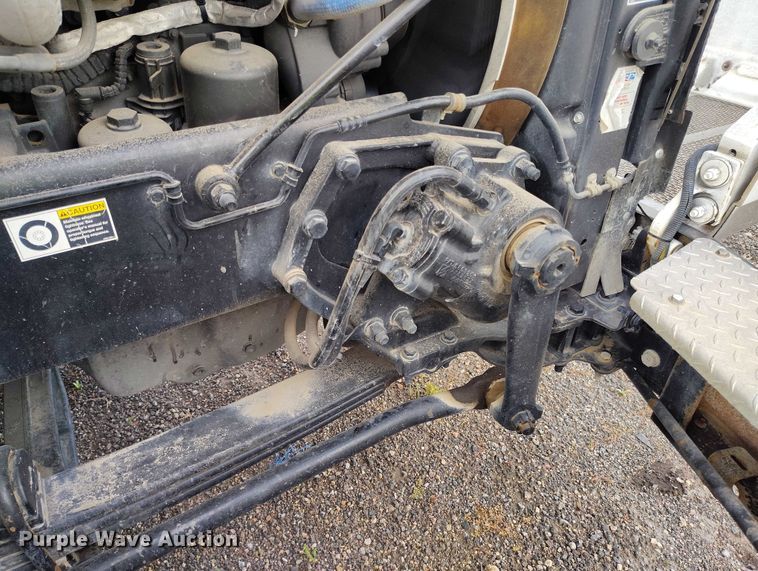 image for item YA0981 2013 Peterbilt  365 crane truck