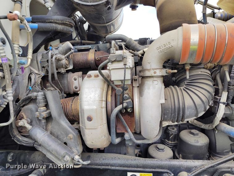 image for item YA0981 2013 Peterbilt  365 crane truck