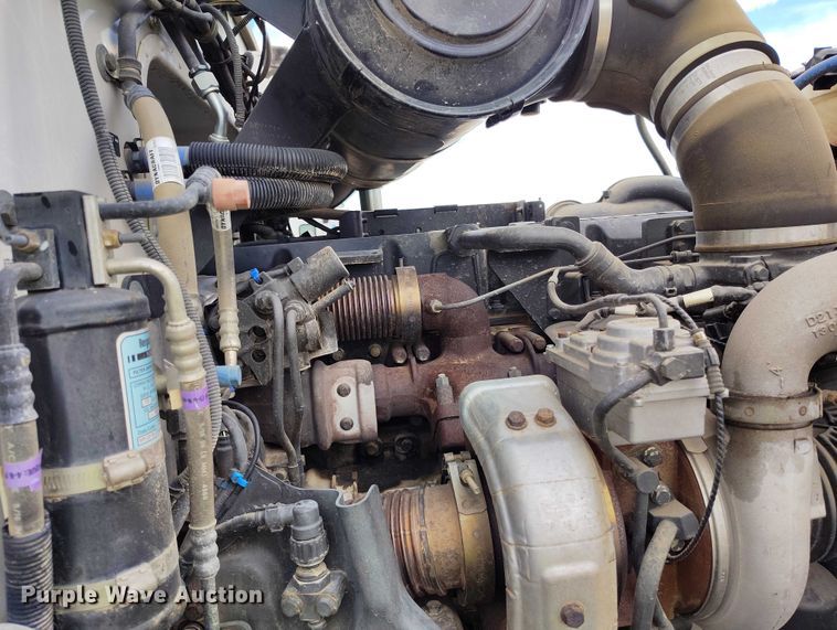 image for item YA0981 2013 Peterbilt  365 crane truck