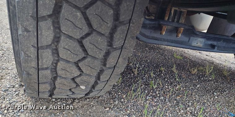 image for item YA0981 2013 Peterbilt  365 crane truck