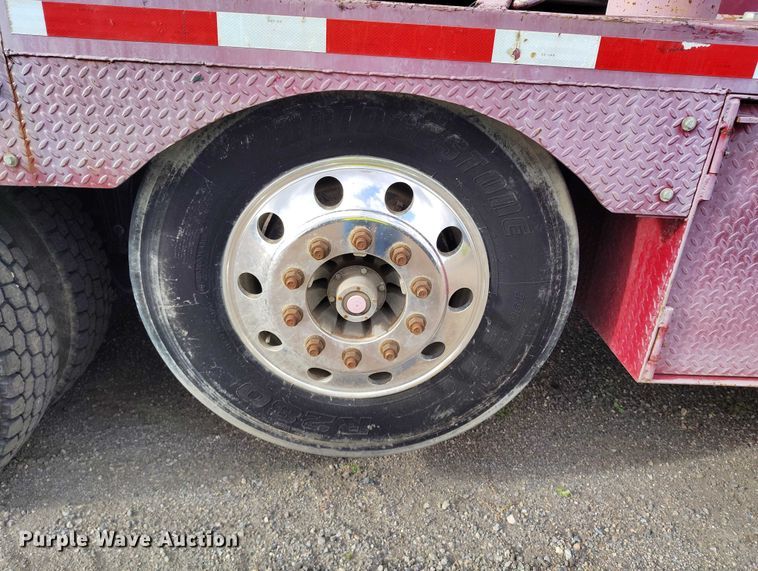 image for item YA0981 2013 Peterbilt  365 crane truck