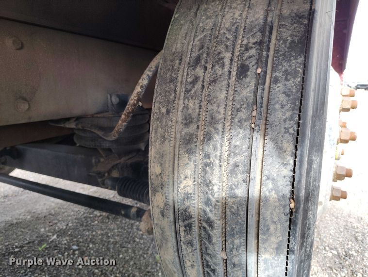 image for item YA0981 2013 Peterbilt  365 crane truck