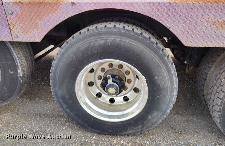 image for item YA0981 2013 Peterbilt  365 crane truck