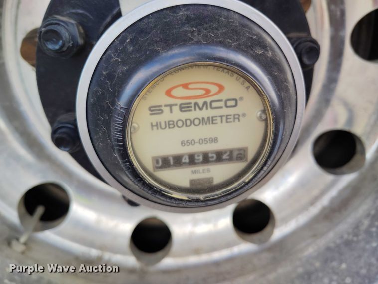 image for item YA0981 2013 Peterbilt  365 crane truck