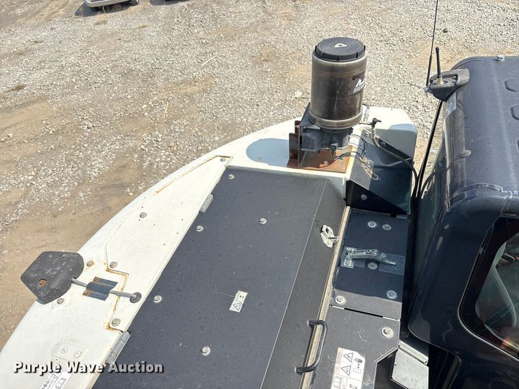 image for item YA1027 2019 Link-Belt 245X4 LC excavator