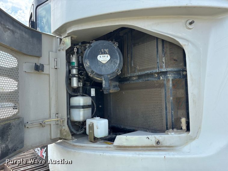 image for item YA1027 2019 Link-Belt 245X4 LC excavator