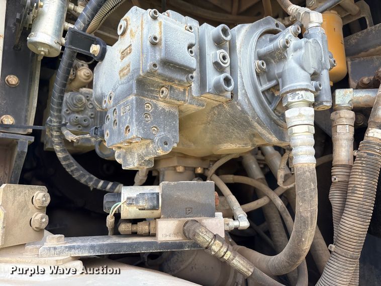 image for item YA1027 2019 Link-Belt 245X4 LC excavator