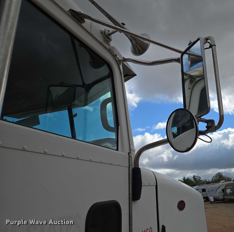 image for item YA1101 2012 Peterbilt 365 crane truck