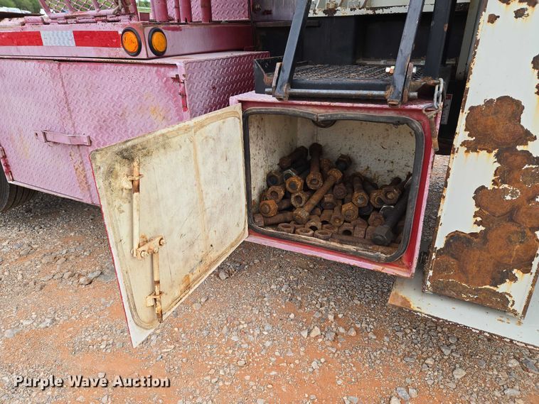 image for item YA1101 2012 Peterbilt 365 crane truck