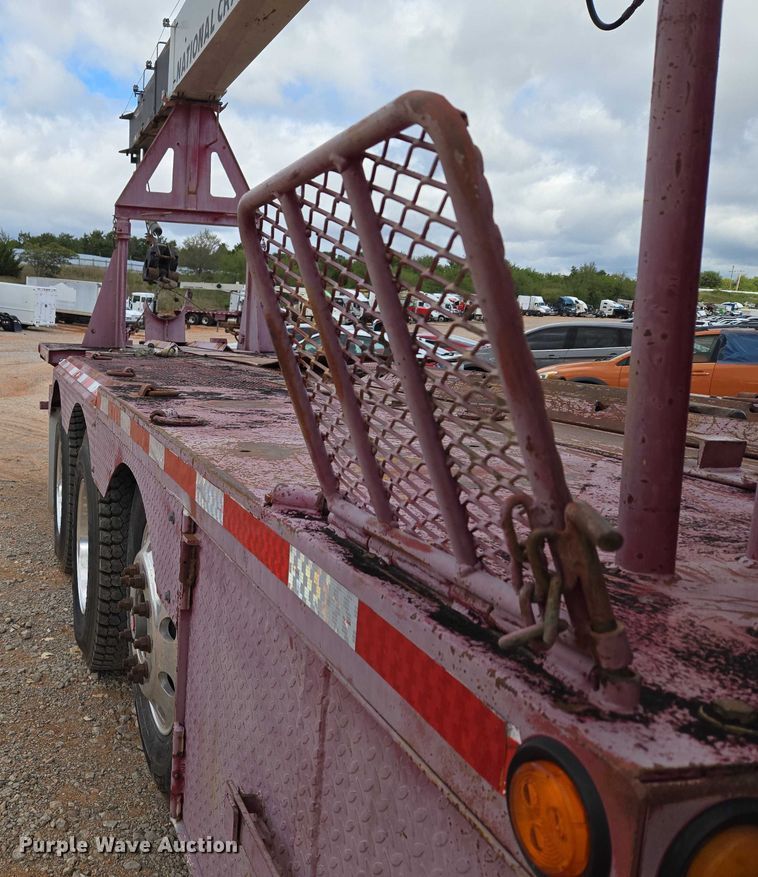 image for item YA1101 2012 Peterbilt 365 crane truck