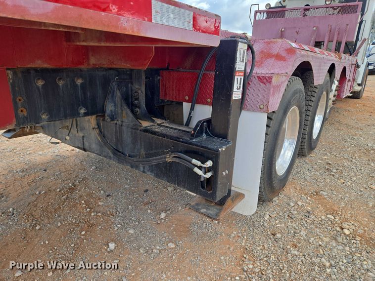 image for item YA1101 2012 Peterbilt 365 crane truck