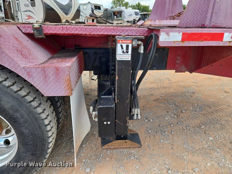 image for item YA1101 2012 Peterbilt 365 crane truck