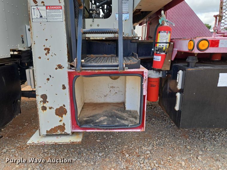 image for item YA1101 2012 Peterbilt 365 crane truck