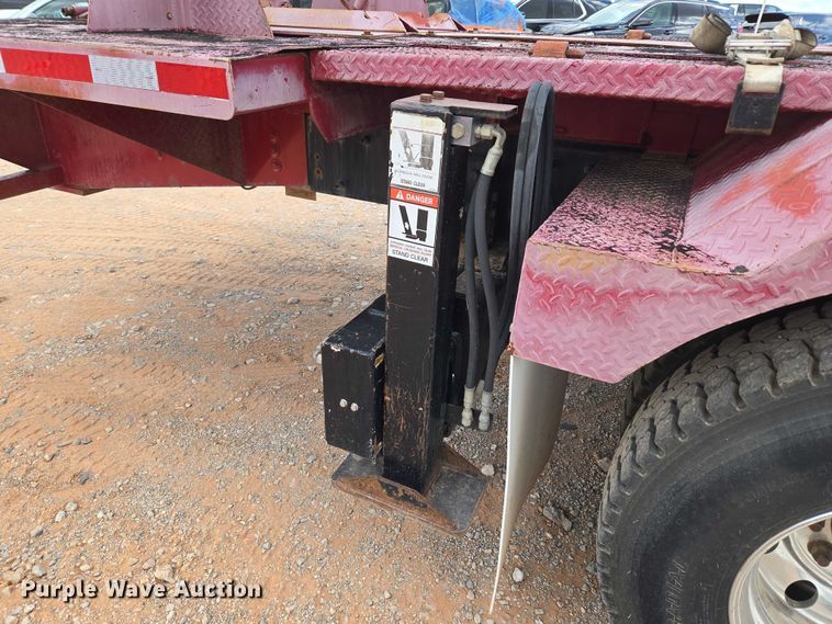 image for item YA1101 2012 Peterbilt 365 crane truck