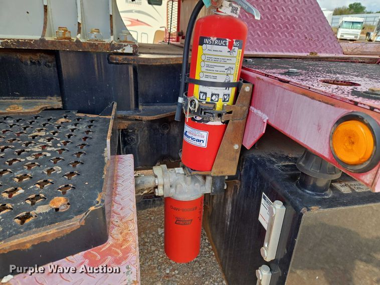 image for item YA1101 2012 Peterbilt 365 crane truck