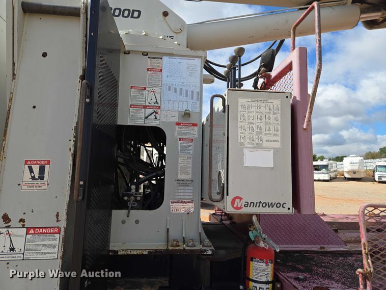 image for item YA1101 2012 Peterbilt 365 crane truck