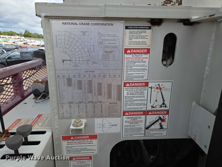 image for item YA1101 2012 Peterbilt 365 crane truck