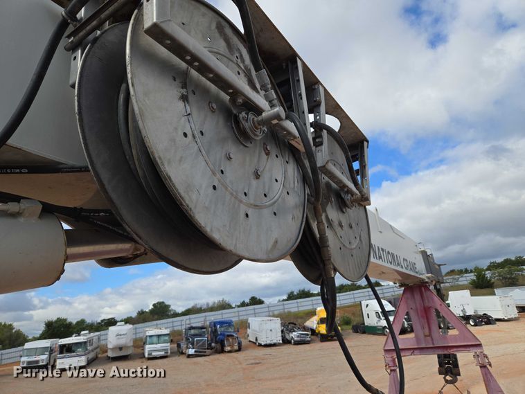 image for item YA1101 2012 Peterbilt 365 crane truck