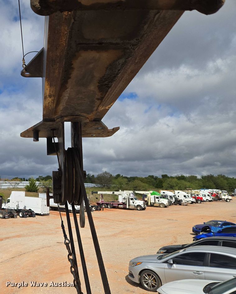 image for item YA1101 2012 Peterbilt 365 crane truck