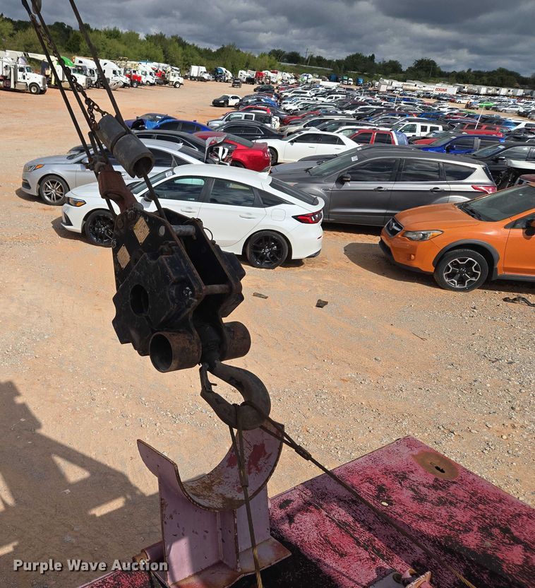 image for item YA1101 2012 Peterbilt 365 crane truck