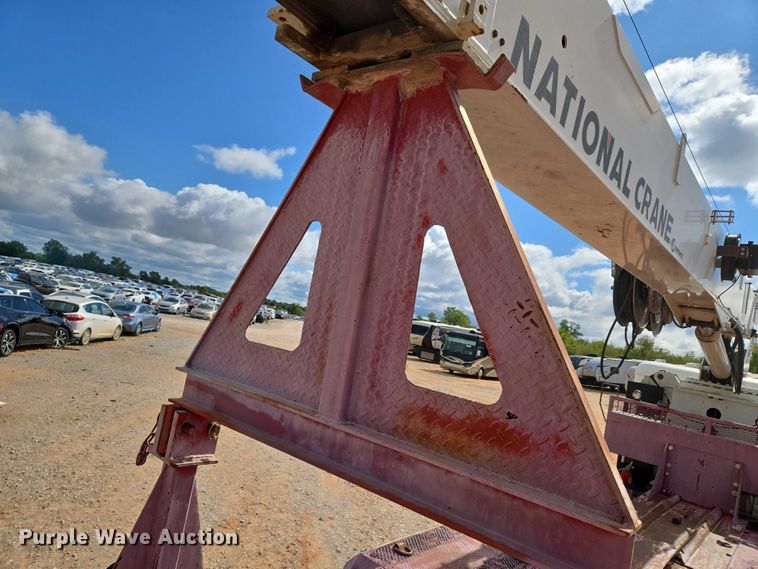 image for item YA1101 2012 Peterbilt 365 crane truck