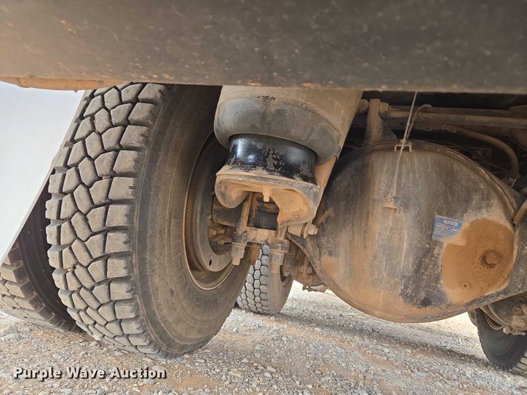 image for item YA1101 2012 Peterbilt 365 crane truck