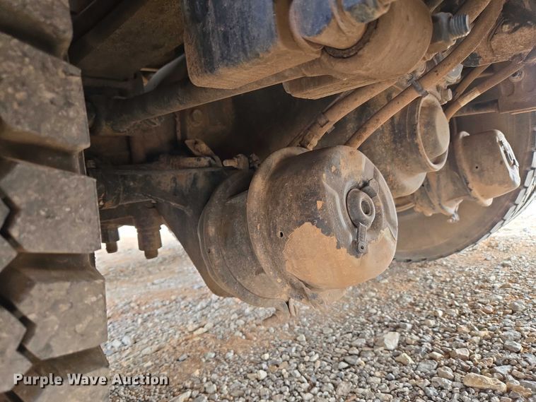 image for item YA1101 2012 Peterbilt 365 crane truck