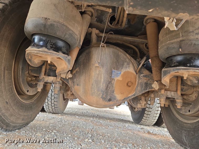 image for item YA1101 2012 Peterbilt 365 crane truck