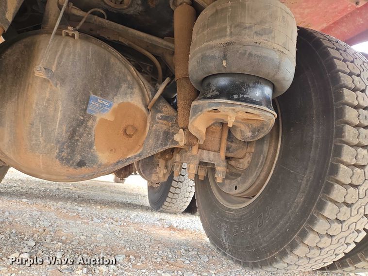 image for item YA1101 2012 Peterbilt 365 crane truck